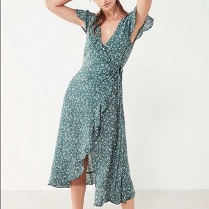 Kimchi Blue Ruffle Midi Wrap Dress in Green Multi
